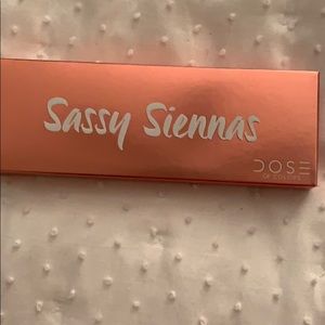 Rand new in packaging Dose eyeshadow palette